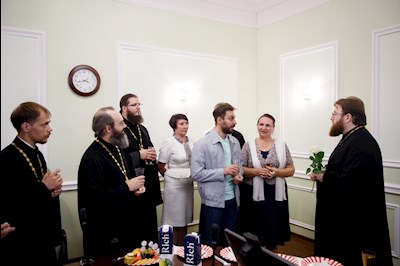 Сотрудники епархиального управления поздравили митрополита Игнатия с 10-летием со дня хиротонии