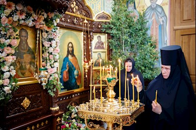 Божественная литургия в Иоанновском женском монастыре