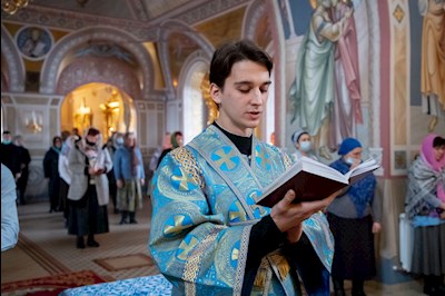 Митрополит Игнатий совершил Великое повечерие, утреню и 1-й час в Свято-Троицком кафедральном соборе г. Саратова