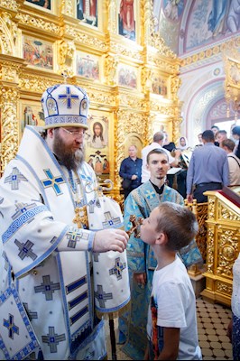 Митрополит Игнатий совершил Божественную литургию в Свято-Троицком кафедральном соборе г. Саратова