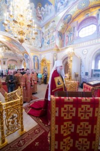 Митрополит Лонгин совершил Божественную литургию в Свято-Троицком кафедральном соборе г.Саратова