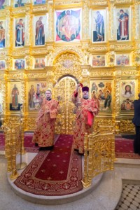 Митрополит Лонгин совершил Божественную литургию в Свято-Троицком кафедральном соборе г.Саратова