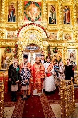 Ночное пасхальное богослужение в Свято-Троицком кафедральном соборе Саратова