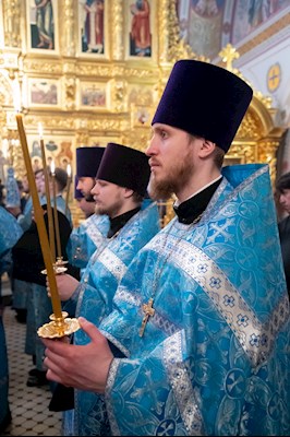 Митрополит Игнатий совершил Великое повечерие, утреню и 1-й час в Свято-Троицком кафедральном соборе г. Саратова