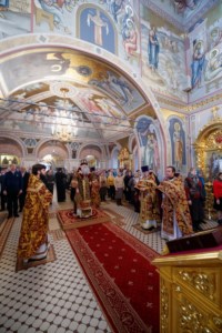 Митрополит Саратовский и Вольский Лонгин совершил Божественную литургию и чин Торжества Православия в Свято-Троицком кафедральном соборе г. Саратова