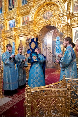 Митрополит Игнатий совершил Великое повечерие, утреню и 1-й час в Свято-Троицком кафедральном соборе г. Саратова