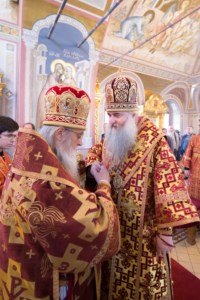 Митрополит Лонгин совершил Божественную литургию в Свято-Троицком кафедральном соборе г.Саратова