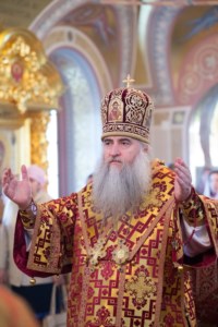 Митрополит Лонгин совершил Божественную литургию в Свято-Троицком кафедральном соборе г.Саратова