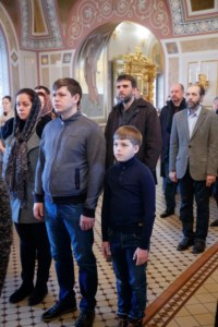Митрополит Саратовский и Вольский Лонгин совершил Божественную литургию и чин Торжества Православия в Свято-Троицком кафедральном соборе г. Саратова