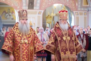 Митрополит Лонгин совершил Божественную литургию в Свято-Троицком кафедральном соборе г.Саратова