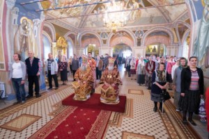 Митрополит Лонгин совершил Божественную литургию в Свято-Троицком кафедральном соборе г.Саратова
