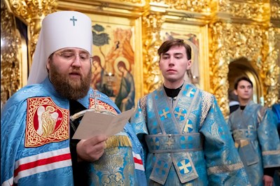 Митрополит Игнатий совершил Великое повечерие, утреню и 1-й час в Свято-Троицком кафедральном соборе г. Саратова