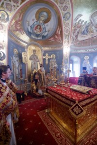 Митрополит Саратовский и Вольский Лонгин совершил Божественную литургию и чин Торжества Православия в Свято-Троицком кафедральном соборе г. Саратова