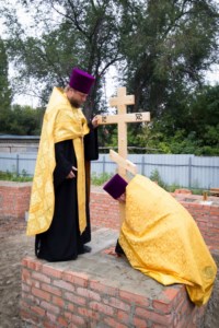 Совершен чин основания храма в честь Тихвинской иконы Божией Матери