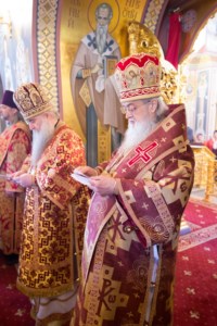 Митрополит Лонгин совершил Божественную литургию в Свято-Троицком кафедральном соборе г.Саратова