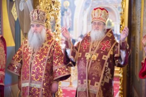 Митрополит Лонгин совершил Божественную литургию в Свято-Троицком кафедральном соборе г.Саратова