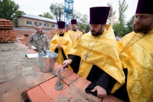 Совершен чин основания храма в честь Тихвинской иконы Божией Матери
