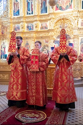 Митрополит Игнатий совершил Божественную литургию в Свято-Троицком кафедральном соборе г. Саратова