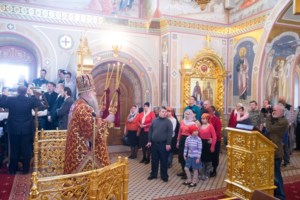 Митрополит Лонгин совершил Божественную литургию в Свято-Троицком кафедральном соборе г.Саратова