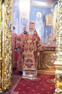 Митрополит Лонгин совершил Божественную литургию в Свято-Троицком кафедральном соборе г.Саратова