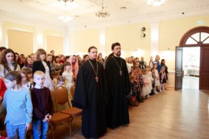 В Свято-Троицкого кафедральном соборе прошел традиционный Рождественский праздник для воспитанников и педагогов воскресных школ города