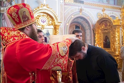 Митрополит Игнатий совершил Божественную литургию в Свято-Троицком кафедральном соборе г. Саратова