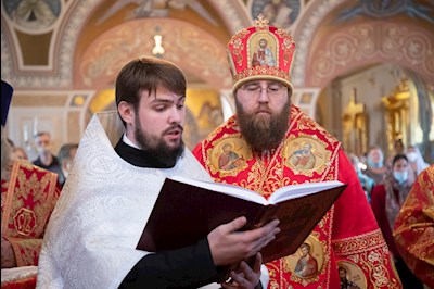 Митрополит Игнатий совершил Божественную литургию в Свято-Троицком кафедральном соборе г. Саратова