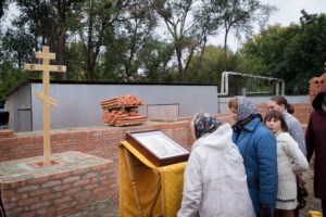 Совершен чин основания храма в честь Тихвинской иконы Божией Матери