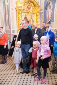 Митрополит Лонгин совершил Божественную литургию в Свято-Троицком кафедральном соборе г.Саратова