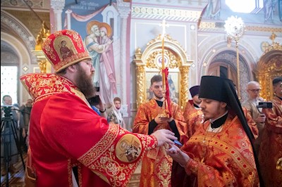 Митрополит Игнатий совершил Божественную литургию в Свято-Троицком кафедральном соборе г. Саратова