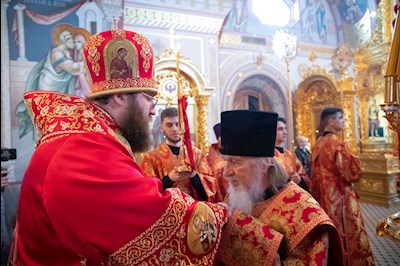 Митрополит Игнатий совершил Божественную литургию в Свято-Троицком кафедральном соборе г. Саратова