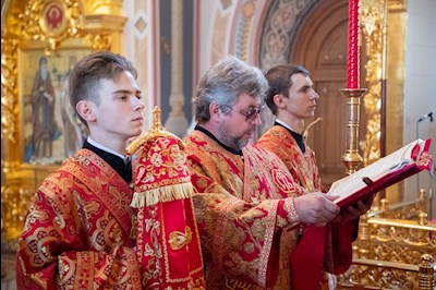 Митрополит Игнатий совершил Божественную литургию в Свято-Троицком кафедральном соборе г. Саратова