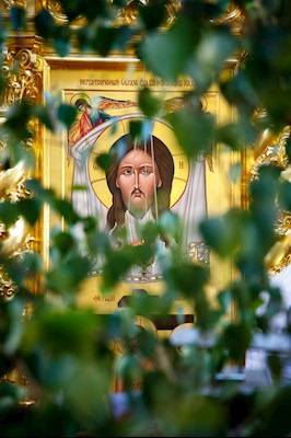Митрополит Игнатий совершил Божественную литургию и вечерню в Свято-Троицком кафедральном соборе г. Саратова