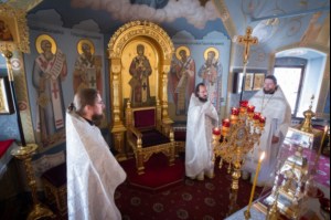 Крещальная литургия в Свято-Троицком соборе Саратова
