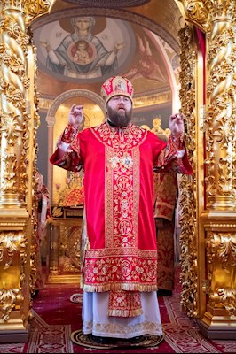 Митрополит Игнатий совершил Божественную литургию в Свято-Троицком кафедральном соборе г. Саратова