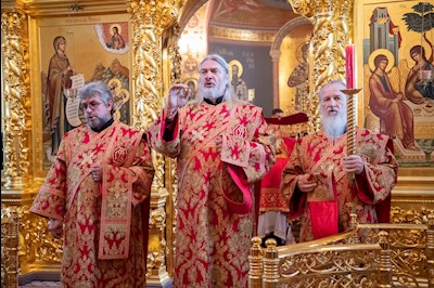Митрополит Игнатий совершил Божественную литургию в Свято-Троицком кафедральном соборе г. Саратова