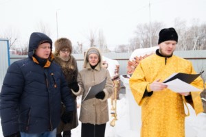 Освящены кресты и купола храма во имя святителя Иоанна Златоуста в п. Зональный г.Саратова