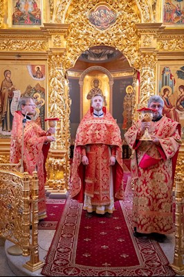 Митрополит Игнатий совершил Божественную литургию в Свято-Троицком кафедральном соборе г. Саратова