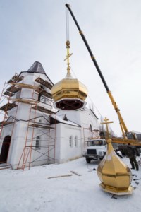 Освящены кресты и купола храма во имя святителя Иоанна Златоуста в п. Зональный г.Саратова