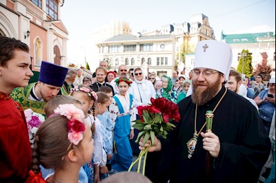 Митрополит Игнатий совершил Божественную литургию и вечерню в Свято-Троицком кафедральном соборе г. Саратова