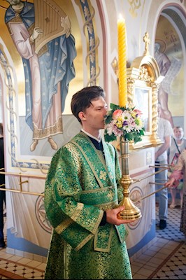 Митрополит Игнатий совершил Божественную литургию и вечерню в Свято-Троицком кафедральном соборе г. Саратова