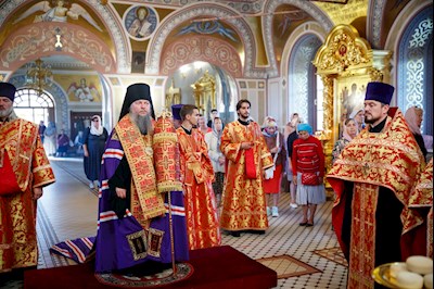 В канун Собора Саратовских святых совершено соборное архиерейское богослужение