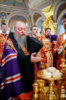 В канун Собора Саратовских святых совершено соборное архиерейское богослужение