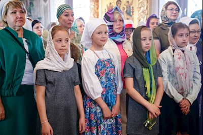Митрополит Игнатий совершил Божественную литургию и вечерню в Свято-Троицком кафедральном соборе г. Саратова