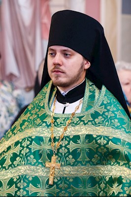 Митрополит Игнатий совершил Божественную литургию и вечерню в Свято-Троицком кафедральном соборе г. Саратова