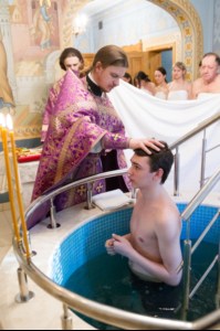 Крещальная Литургия в Свято-Троицком соборе Саратова