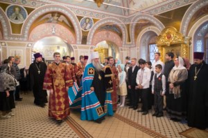 В канун празднования Собора Саратовских святых Митрополит Лонгин совершил Всенощное бдение в Свято-Троицком кафедральном соборе города Саратова
