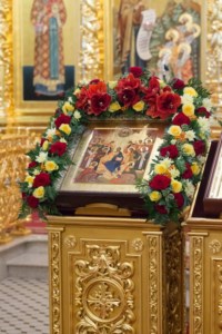 В канун празднования Собора Саратовских святых Митрополит Лонгин совершил Всенощное бдение в Свято-Троицком кафедральном соборе города Саратова