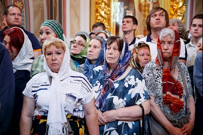 Митрополит Игнатий совершил Божественную литургию и вечерню в Свято-Троицком кафедральном соборе г. Саратова