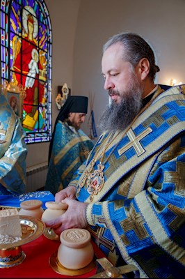 Выпускники СПДС в священном сане совершили богослужение